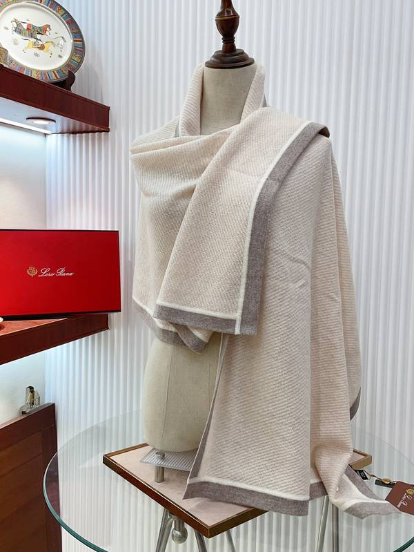 Loro Piana Cloak LPC00036 Loro Piana Cloak LPC00036